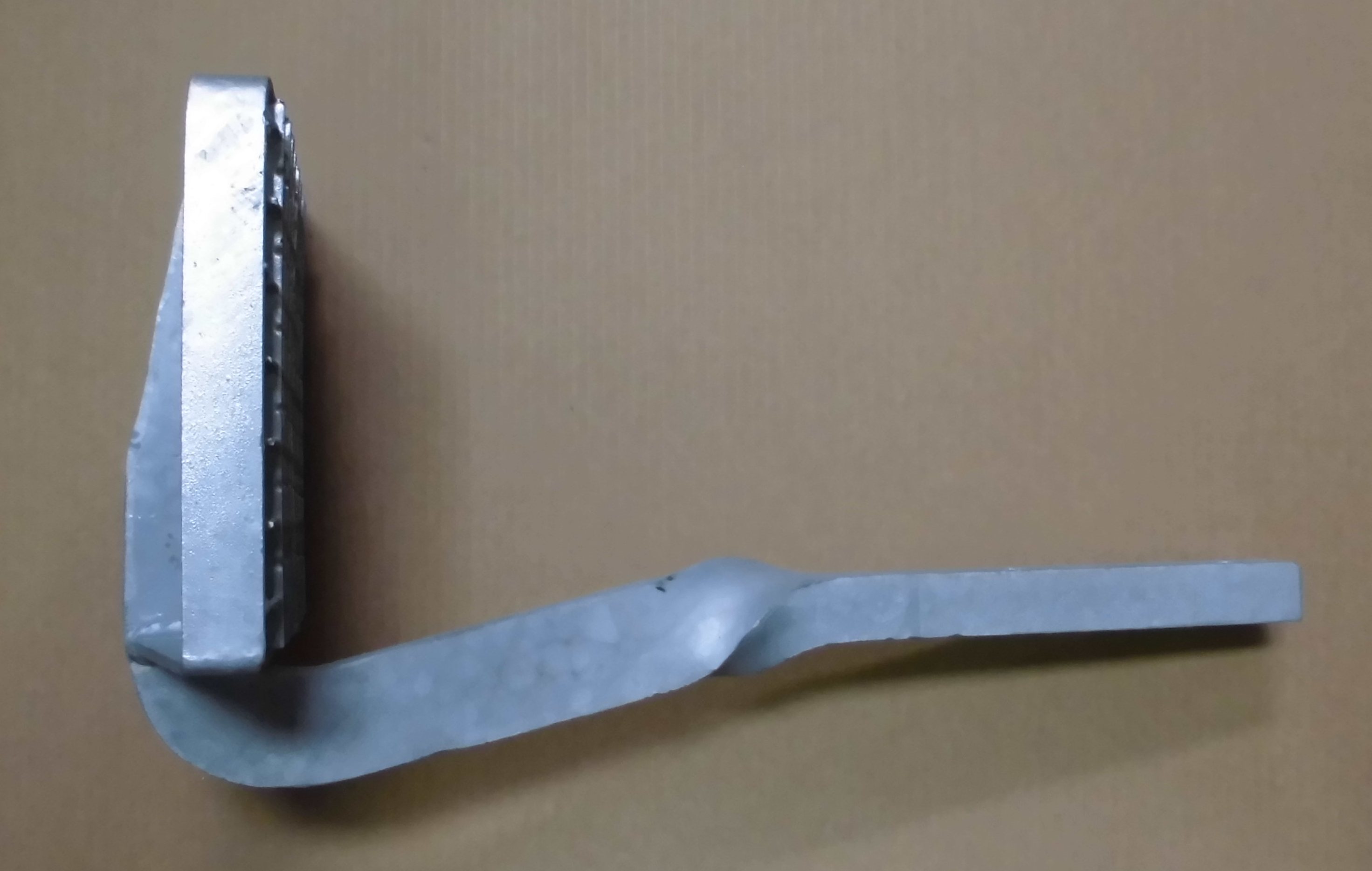 ENDTRITT MIT ROST 270 MM - VERZINKT ENDTRITT MIT ROST 270 MM - VERZINKT