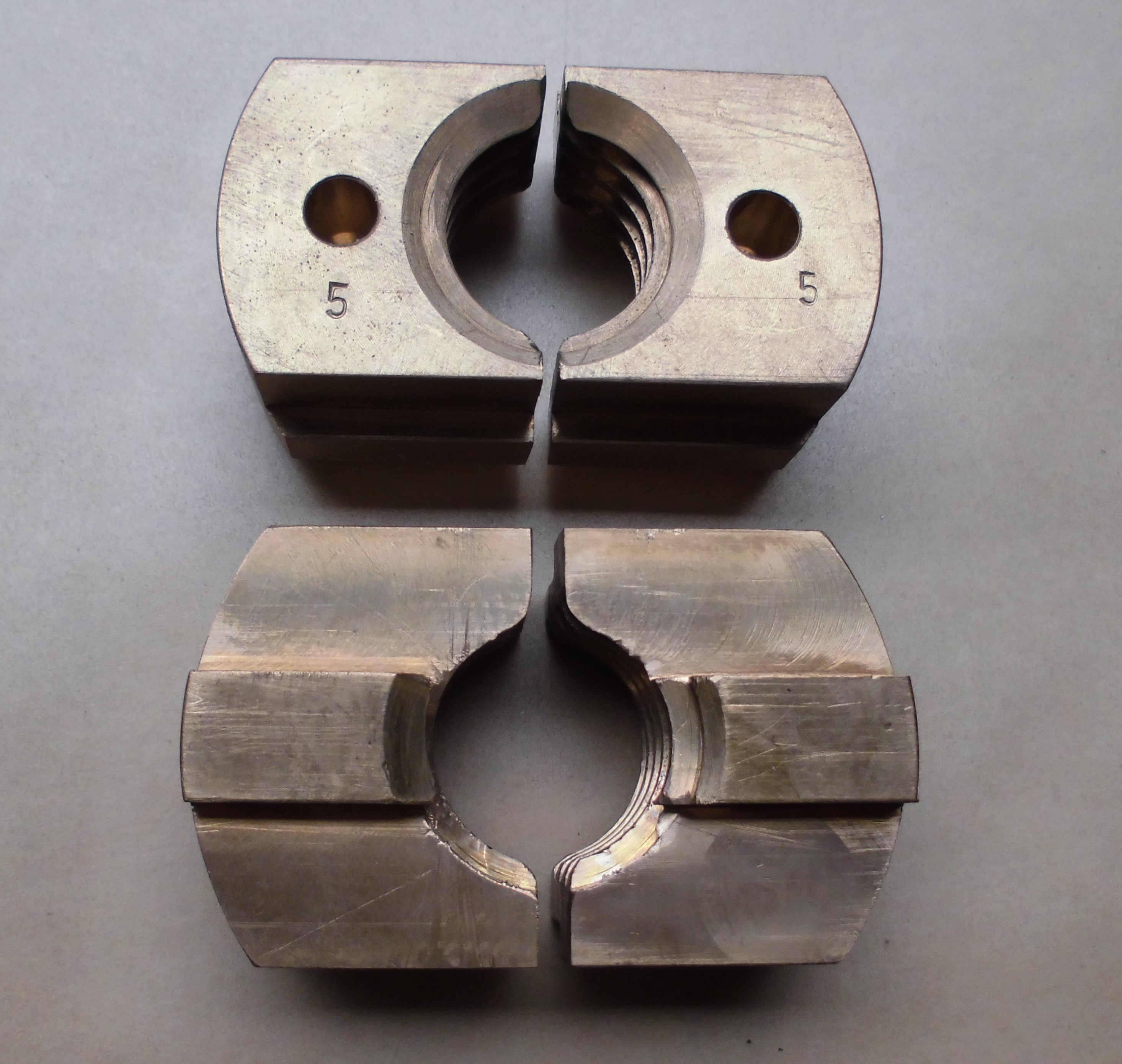 MUTTER FÜR PUMPE P140 -GETEILT -T7 MUTTER FÜR PUMPE P140 -GETEILT -T7